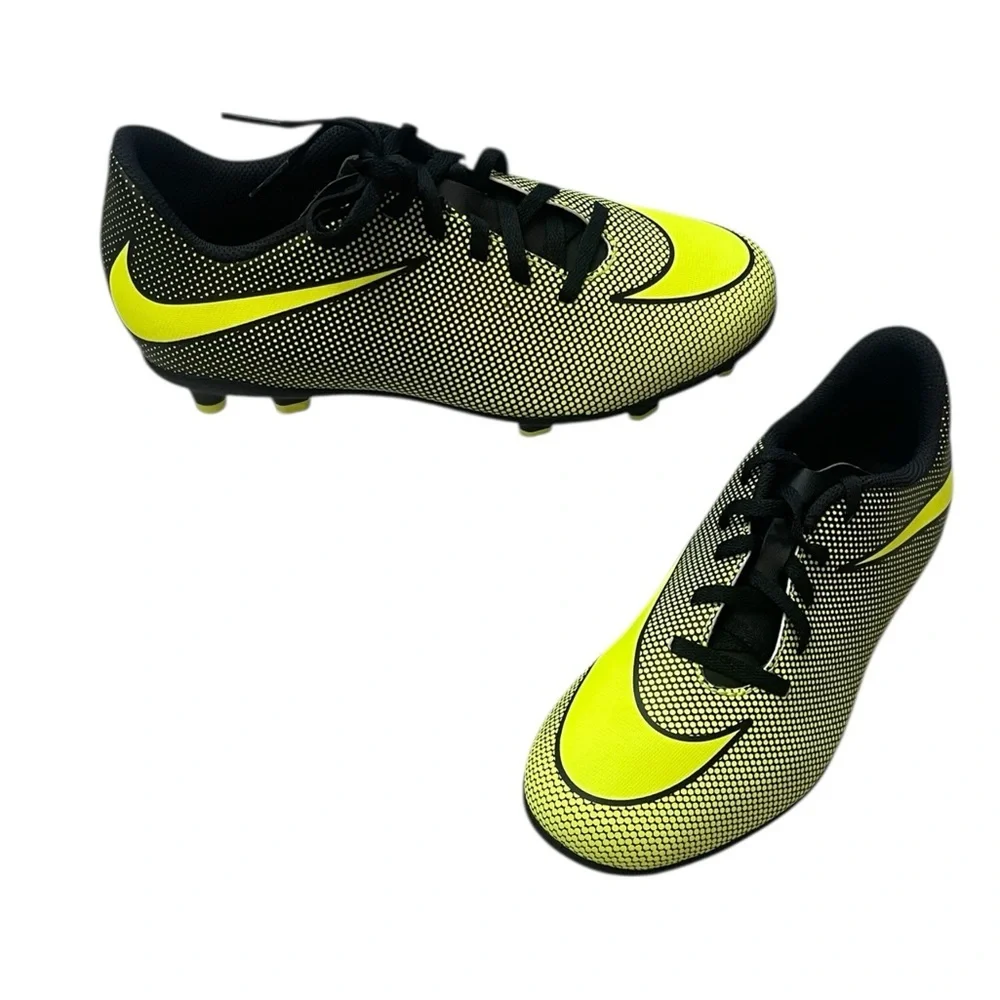 Nike Jr. Bravata II Firm-Ground Neon Yellow Black Soccer Cleats Youth size 5.5